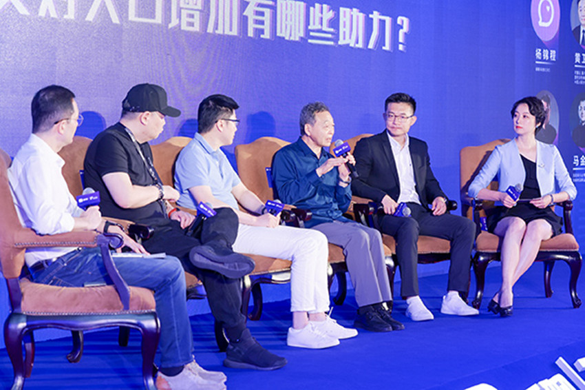 業(yè)界熱議.jpg