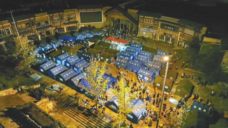 有帳篷有黨旗.jpg 有帳篷有黨旗.jpg