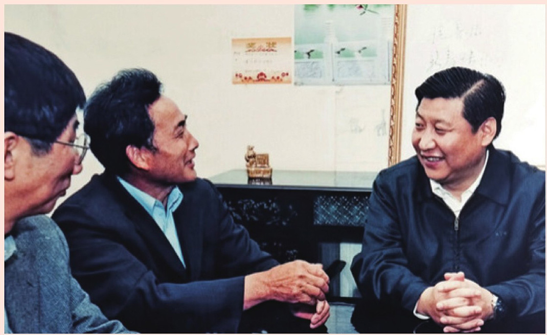 2003年4月24日，時任浙江省委書記習(xí)近平在浙江下姜村調(diào)研。